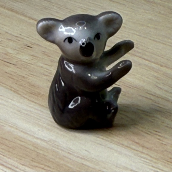 Vintage Bug House Baby Koala Miniature Bone China Figurine Japan - Picture 3 of 14